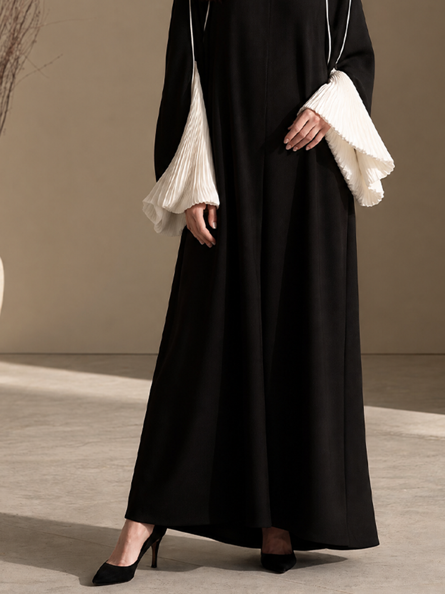 Women's Pleated Contrast Sleeve Dress – ModClo