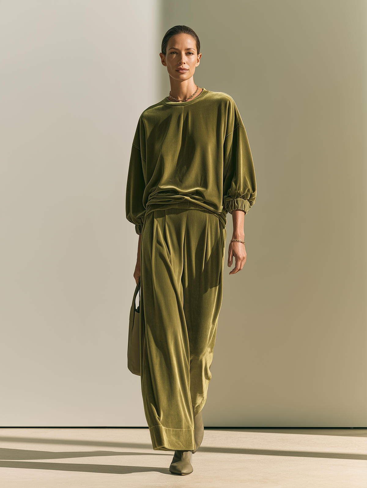 Women's Oversized Velvet Two-Piece Set - Crewneck Top & Wide-Leg Trousers – ModClo