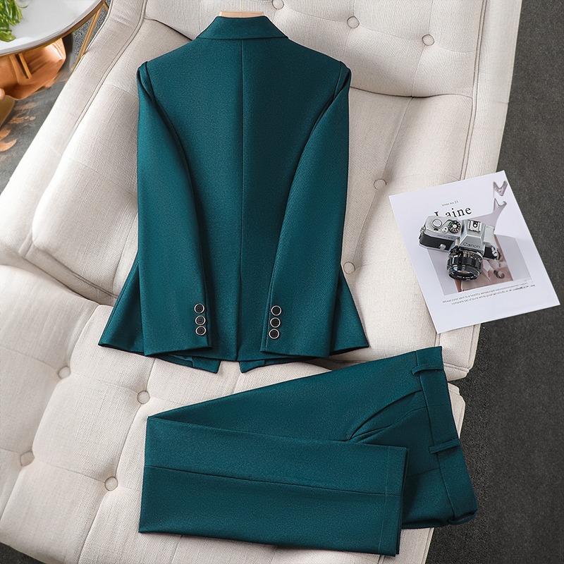 L'aurablend™ Elegant Blazer Set
