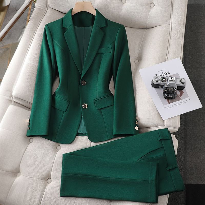 L'aurablend™ Tailored Blazer Set